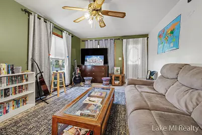 102 Sluyter Street SE, Kentwood, MI 49548 - Photo 2