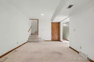 102 Sluyter St SE, Kentwood, MI 49548 - Photo 16