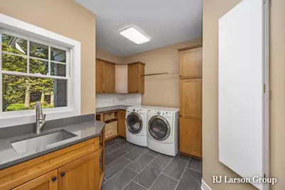 4350 S Oak Pointe Court NE, Grand Rapids, MI 49525 - Photo 36