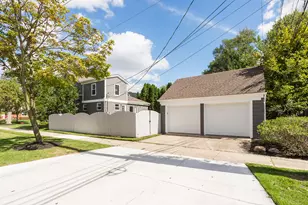 10565 Vernon Ave, Huntington Woods, MI 48070 - Photo 52