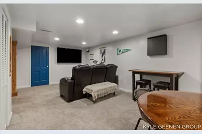 135 Grandview Avenue, Holland, MI 49423 - Photo 8