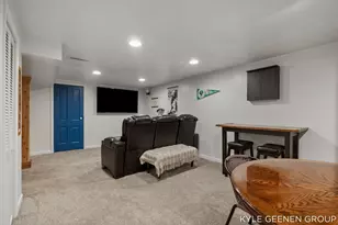 135 Grandview Ave, Holland, MI 49423 - Photo 8