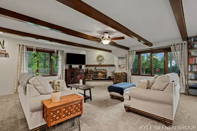 135 Grandview Avenue, Holland, MI 49423 - Photo 2