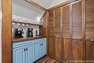 135 Grandview Ave, Holland, MI 49423 - Photo 4