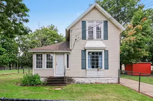 21972 Bedford Rd N, Battle Creek, MI 49017 - Photo 2