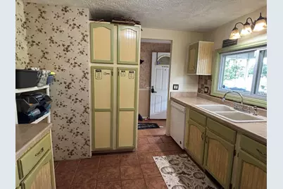 211 S 24th Street S, Battle Creek, MI 49015 - Photo 4