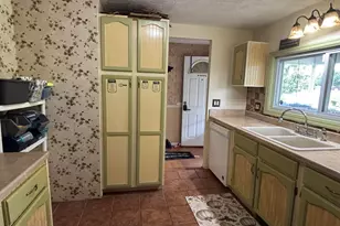 211 S 24th Street S, Battle Creek, MI 49015 - Photo 4