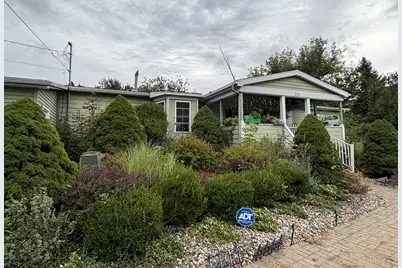 211 S 24th Street S, Battle Creek, MI 49015 - Photo 2