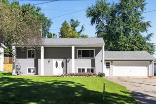 1761 Fulton St W, Grand Rapids, MI 49504 - Photo 2