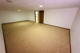 5831 Leisure S Dr SE, Kentwood, MI 49548 - Photo 14
