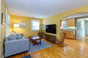 901 Gott St, Ann Arbor, MI 48103 - Photo 6