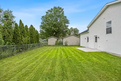 805 N Walnut Street, Greenville, MI 48838 - Photo 8