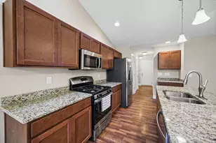 1165 S Village Cir, Kalamazoo, MI 49009 - Photo 12