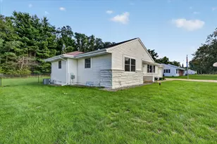 6896 N Riverview Dr, Kalamazoo, MI 49004 - Photo 2