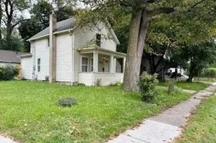 824 Cross St, Lansing, MI 48915 - Photo 2