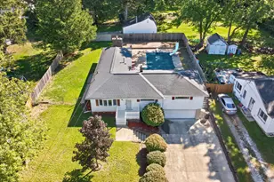 2921 Overhill Rd, Jackson, MI 49203 - Photo 1