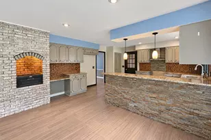 2134 Sycamore Ln, Kalamazoo, MI 49008 - Photo 8