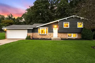 193 Lantern Dr NW, Comstock Park, MI 49321 - Photo 2