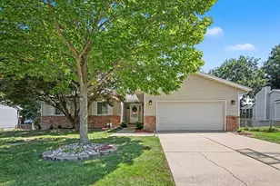 5866 Penny Farm Dr SE, Kentwood, MI 49508 - Photo 2