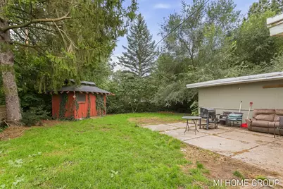 828 W 24th Street, Holland, MI 49423 - Photo 6