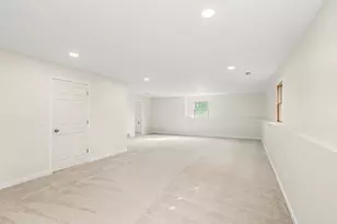 27357 Birmingham Ct, Paw Paw, MI 49079 - Photo 16