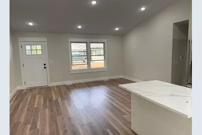 77 N Michigan Street, Muskegon, MI 49442 - Photo 2