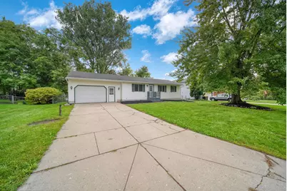 2520 Lanier Court, Lansing, MI 48911 - Photo 4