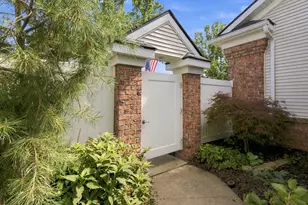10176 Clarkshire Ct, South Lyon, MI 48178 - Photo 8