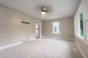 91 S Cedar Ave S, Battle Creek, MI 49037 - Photo 6