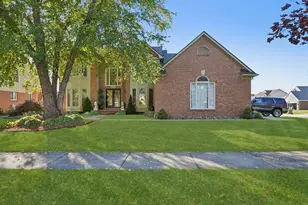 46793 Springwood Dr, Macomb, MI 48044 - Photo 2