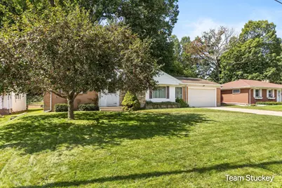 1127 Maplegrove Drive NW, Grand Rapids, MI 49504 - Photo 2