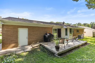 1127 Maplegrove Drive NW, Grand Rapids, MI 49504 - Photo 24
