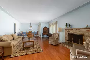 1127 Maplegrove Dr NW, Grand Rapids, MI 49504 - Photo 6