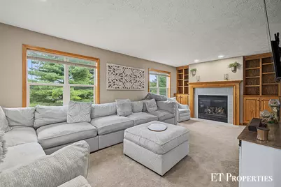8954 Lady Lauren Drive NE, Rockford, MI 49341 - Photo 4