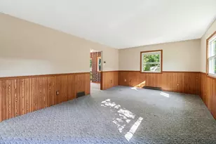 911 Seminole Ave, Ludington, MI 49431 - Photo 16