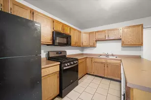 216 Maplelawn St SE, Kentwood, MI 49548 - Photo 10