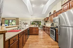 2133 N Cross Creek Dr SE, Grand Rapids, MI 49508 - Photo 8