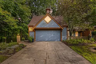 2133 N Cross Creek Dr SE, Grand Rapids, MI 49508 - Photo 2