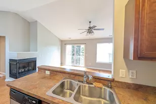 43120 Pendleton Cir, Sterling Heights, MI 48313 - Photo 8