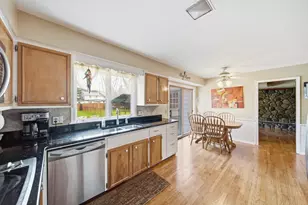 4312 Appletree Ln, Lansing, MI 48917 - Photo 8