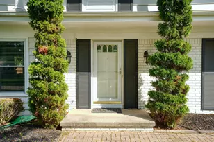 4312 Appletree Ln, Lansing, MI 48917 - Photo 2