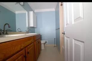15158 Congress Dr, Sterling Heights, MI 48313 - Photo 6