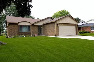 15158 Congress Dr, Sterling Heights, MI 48313 - Photo 2