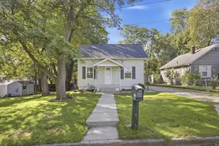 105 Clifton Pl, Battle Creek, MI 49017 - Photo 2
