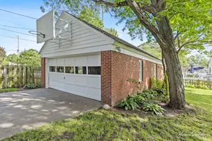 2352 Jefferson Dr SE, Grand Rapids, MI 49507 - Photo 32