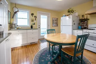 164 Monroe St, Manistee, MI 49660 - Photo 16