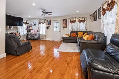 680 E Empire Avenue, Benton Harbor, MI 49022 - Photo 18