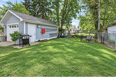 680 E Empire Avenue, Benton Harbor, MI 49022 - Photo 8