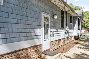 680 E Empire Ave, Benton Harbor, MI 49022 - Photo 6