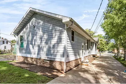 680 E Empire Avenue, Benton Harbor, MI 49022 - Photo 10